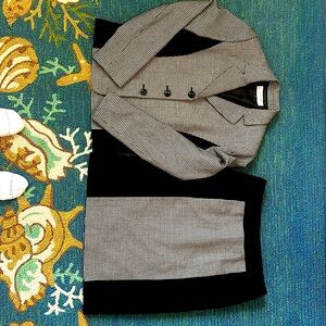 Tahari Houndstooth Suit - Like New Condition!!